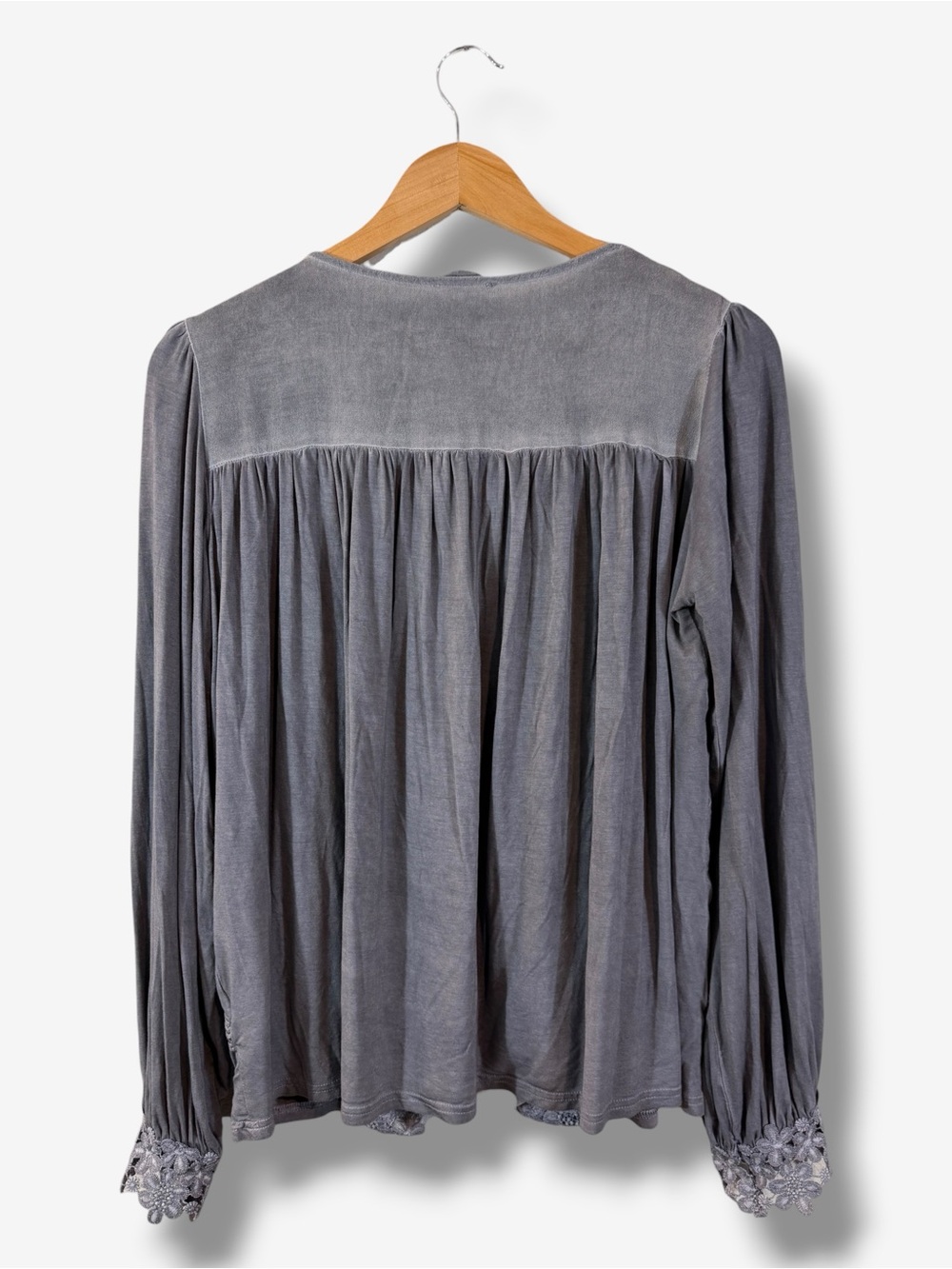 POL Gray Embroidered Floral Appliqué Top Size M Balloon Sleeve Boho Festival - Picture 10 of 11